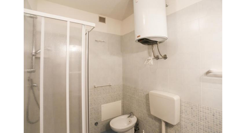 apartments HOLIDAY: B5 - bathroom with a shower enclosure (example)