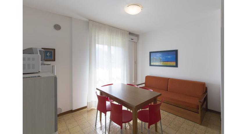 appartamenti LA ZATTERA: C6 - soggiorno (esempio)