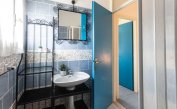 Ferienwohnungen LOS NIDOS: C6 - renoviertes Badezimmer (Beispiel)