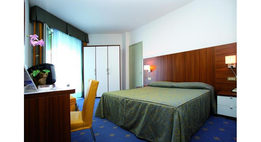 hotel TOURING: Standard - bedroom (example)