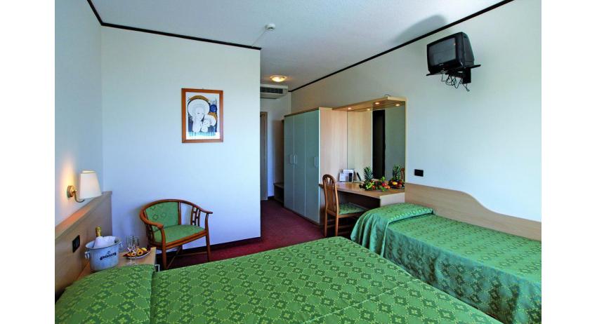 hôtel EUROPA: Standard - chambre à 3 lits (exemple)