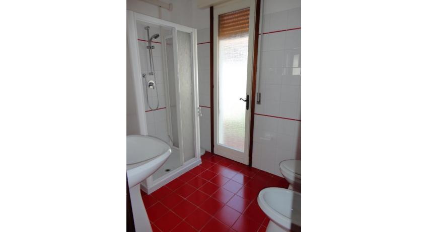 apartments FABIENNE: D8 - bathroom (example)