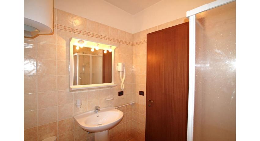 Residence GIARDINI DI ALTEA: B5/V - Badezimmer (Beispiel)