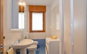 résidence ROBERTA: B5 Standard - salle de bain avec cabine de douche (exemple)