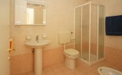 résidence CRISTOFORO COLOMBO: A4 - salle de bain avec cabine de douche (exemple)