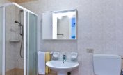 Residence CRISTOFORO COLOMBO: A4 - Badezimmer mit Duschkabine (Beispiel)