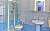 residence CRISTOFORO COLOMBO: B4 - bathroom with a shower enclosure (example)