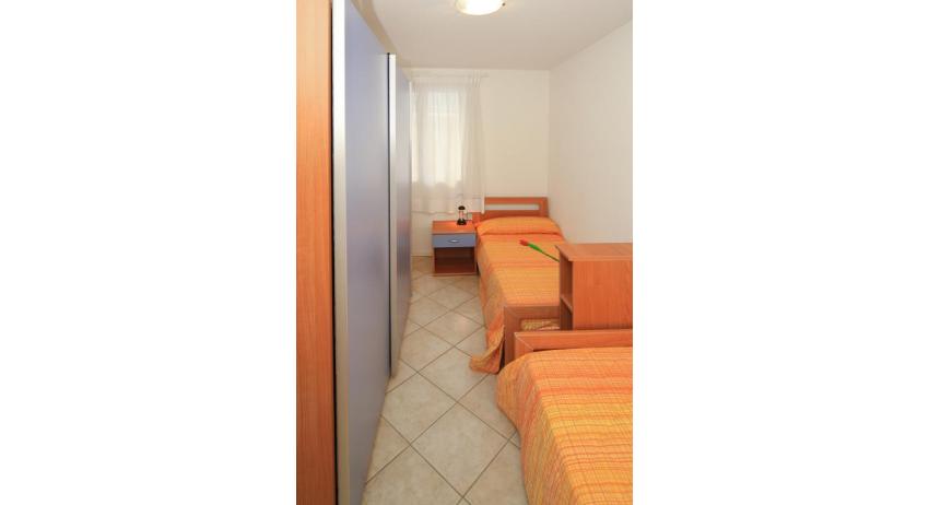 appartament STEFANIA: C6 - chambre avec deux lits (exemple)