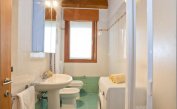 residence ROBERTA: C8S - bathroom with washing machine (example)