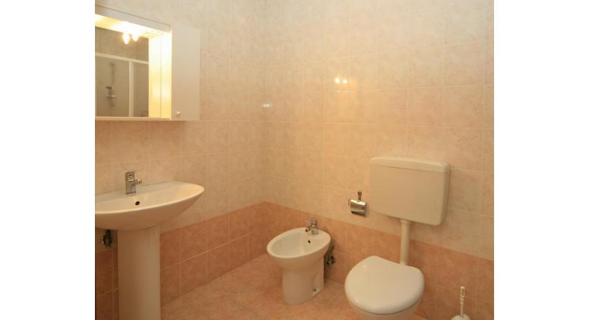 residence CRISTINA BEACH: A4 - bathroom (example)