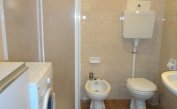 appartamenti ACAPULCO: B4 - bagno con box doccia (esempio)