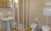 apartments ACAPULCO: B4 - bathroom (example)