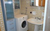 apartments ACAPULCO: B4 - bathroom with washing machine (example)