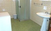 apartments ACAPULCO: B5 - bathroom with a shower enclosure (example)