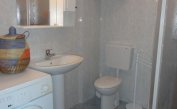 apartments MARCO POLO: C6/7 - bathroom with a shower enclosure (example)